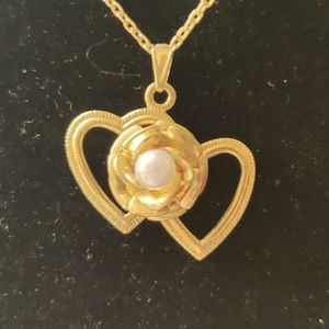 Vintage Avon 16 1/2" Gold-toned Double Heart Necklace